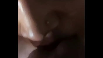 Banho de espuma e porra na bucetinha da morena