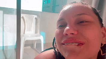 Voyeur de playa una jovencita kitty dj exhibicionista muy cachonda acaba de ser penetrada en el hotel de la playa