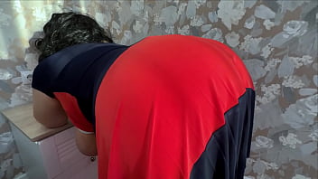 Stepmom bent down and showed her big ass and stepson saw her