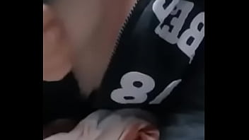 Una mexicana muy caliente mostrando tetas