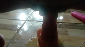 เล่นกับดิวโด้เอามันยัดเข้ารูหีจนแตกใน