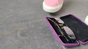 Destruction of eyeglasses