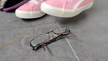 Destruction of eyeglasses