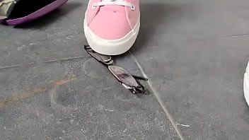 Destruction of eyeglasses