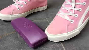 Destruction of eyeglasses