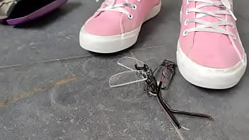 Destruction of eyeglasses