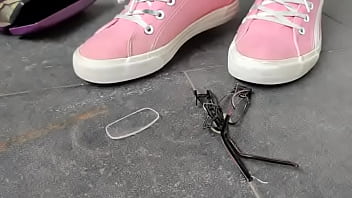 Destruction of eyeglasses