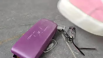 Destruction of eyeglasses Destruction of eyeglasses