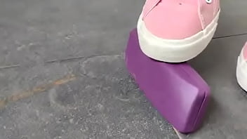 Destruction of eyeglasses