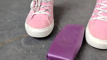 Destruction of eyeglasses