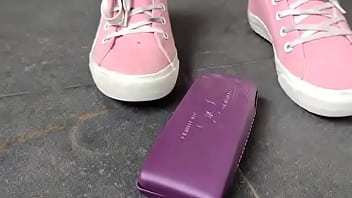 Destruction of eyeglasses