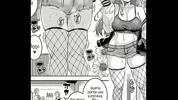 Ella tiene enormes tetas y ropa ajustada