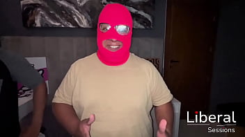 Chica amateur debuta a dos seguidores disfrazada de marinera