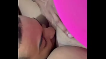 Amiga do bundao gigante me pega batendo uma punheta e vem me faze sentir a ppk dela bem quentinha