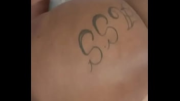 Amiga do bundao gigante me pega batendo uma punheta e vem me faze sentir a ppk dela bem quentinha