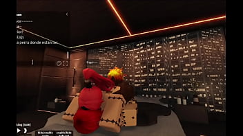 El destino de toda perra blanca frente a un macho negro