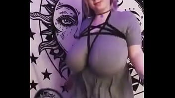 Bbw gordinha dançando com seus peitos enormes