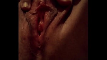 Esperando que una verga se la coja bien duro