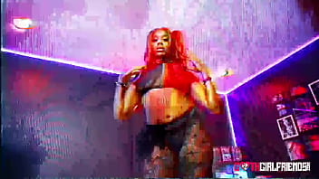 Ebony stephanie rae savors pussy stretching sweet pleasure