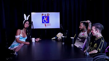 Faz a putaria de verdade gosta do saco grande do pau pra sentir batendo na buceta colocou o plug no cu e o 69 tifany rocha swing cast watch sheer red