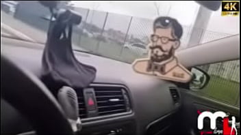 Casada safada fez o corno parar o carro para pegar o negão roludo bbc na rodoviaria e o corno filmou tudo completo no red