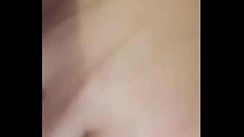 Si masturba e mi fa eccitare mentre non sono a casa