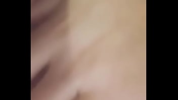 Si masturba e mi fa eccitare mentre non sono a casa