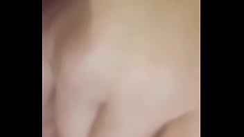 Si masturba e mi fa eccitare mentre non sono a casa