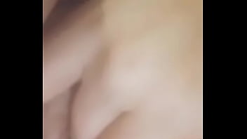 Si masturba e mi fa eccitare mentre non sono a casa