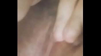 Si masturba e mi fa eccitare mentre non sono a casa