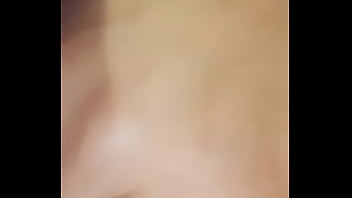 Si masturba e mi fa eccitare mentre non sono a casa