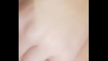 Si masturba e mi fa eccitare mentre non sono a casa