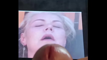 Masturbándome Mirando A La Puta De Slut Wife Johanna thumbnail