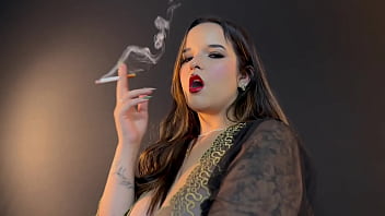 Submissa realiza desejo do dono e termina arrombada e cheia de leite completo no red