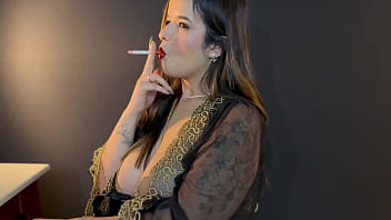 Submissa realiza desejo do dono e termina arrombada e cheia de leite completo no red