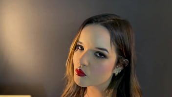 Submissa realiza desejo do dono e termina arrombada e cheia de leite completo no red