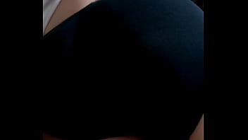 La vecina me da unas mamadas deliciosas