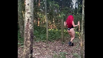 Tesão na natureza coelhinha no mato virou alvo do coelhão completo