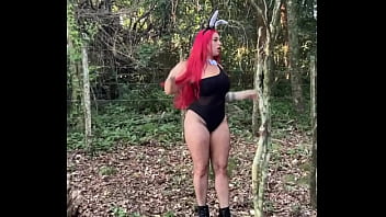 Tesão na natureza coelhinha no mato virou alvo do coelhão completo