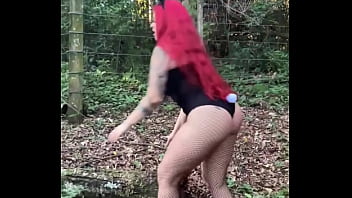 Tesão na natureza coelhinha no mato virou alvo do coelhão completo