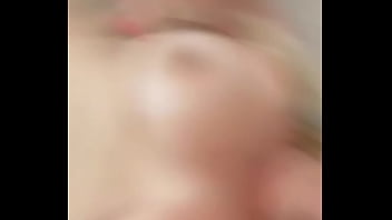 Loira do caparroz travadona de tudo se exibindo