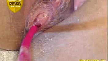 Sexy milf fingering pussy