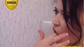 Sexy milf fingering pussy