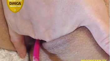 Sexy milf fingering pussy