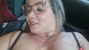 Dentro do carro sempre tem alegria