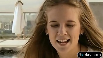 Luscious women and nasty guys have fun in the bathtub