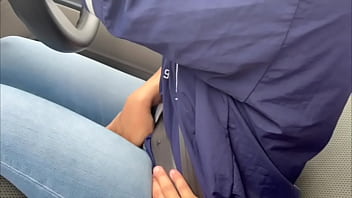 膣内を引き締めるボールをおまんこに入れてドライブしたり人前で歩いてみたりしたらおまんこがヒクヒクして興奮しちゃいました…