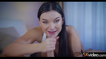 She teases bangkok by showing him her juicy ass in a thong before sitting on his face until she cums She teases bangkok by showing him her juicy ass in a thong before sitting on his face until she cums