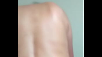 Se sube sobre mi chimbo y los dos gozamos ese rico movimiento