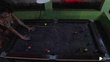 De tanto brincar com pau e bola tive que me aliviar